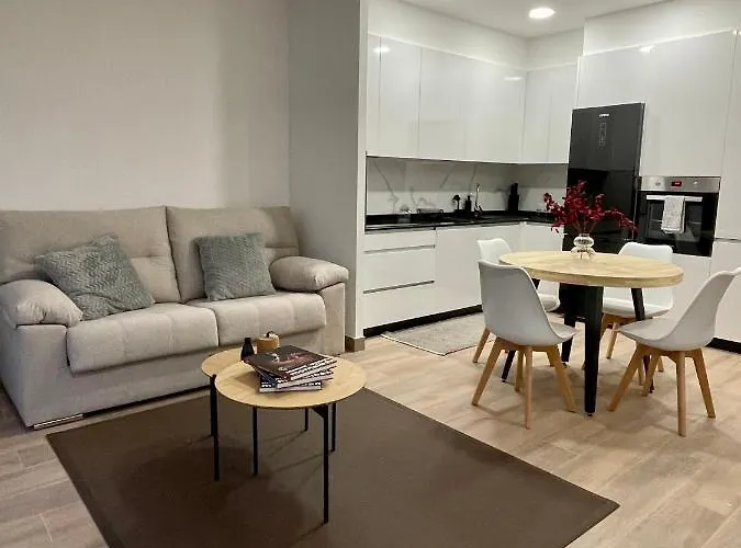 Black Parking A Menos De 1 Min A Pie 比戈