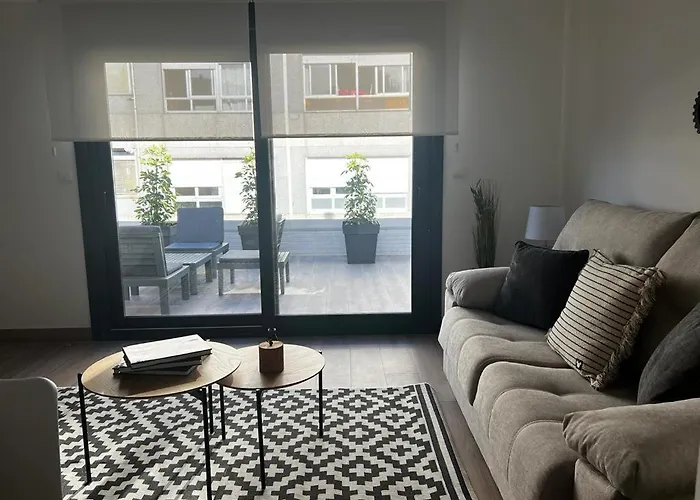 Black Parking A Menos De 1 Min A Pie * 比戈