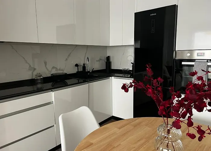 Black Parking A Menos De 1 Min A Pie 公寓 比戈